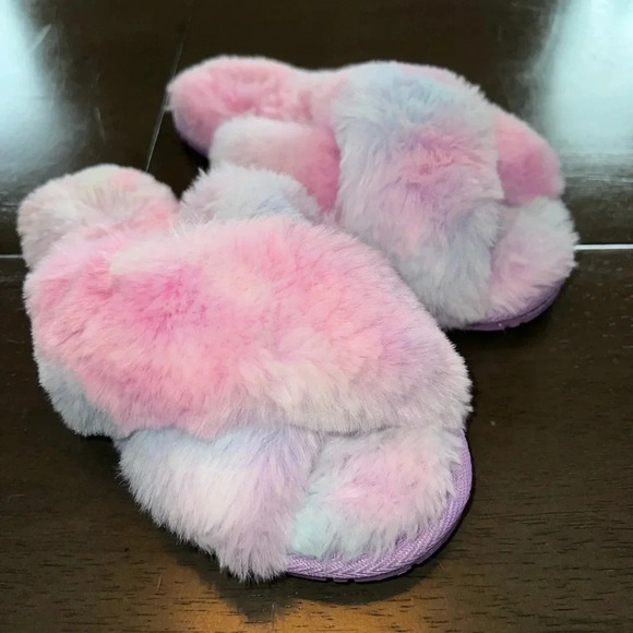 Fluffy Criss Cross Slippers Size 13-1 - Picture 1 of 6